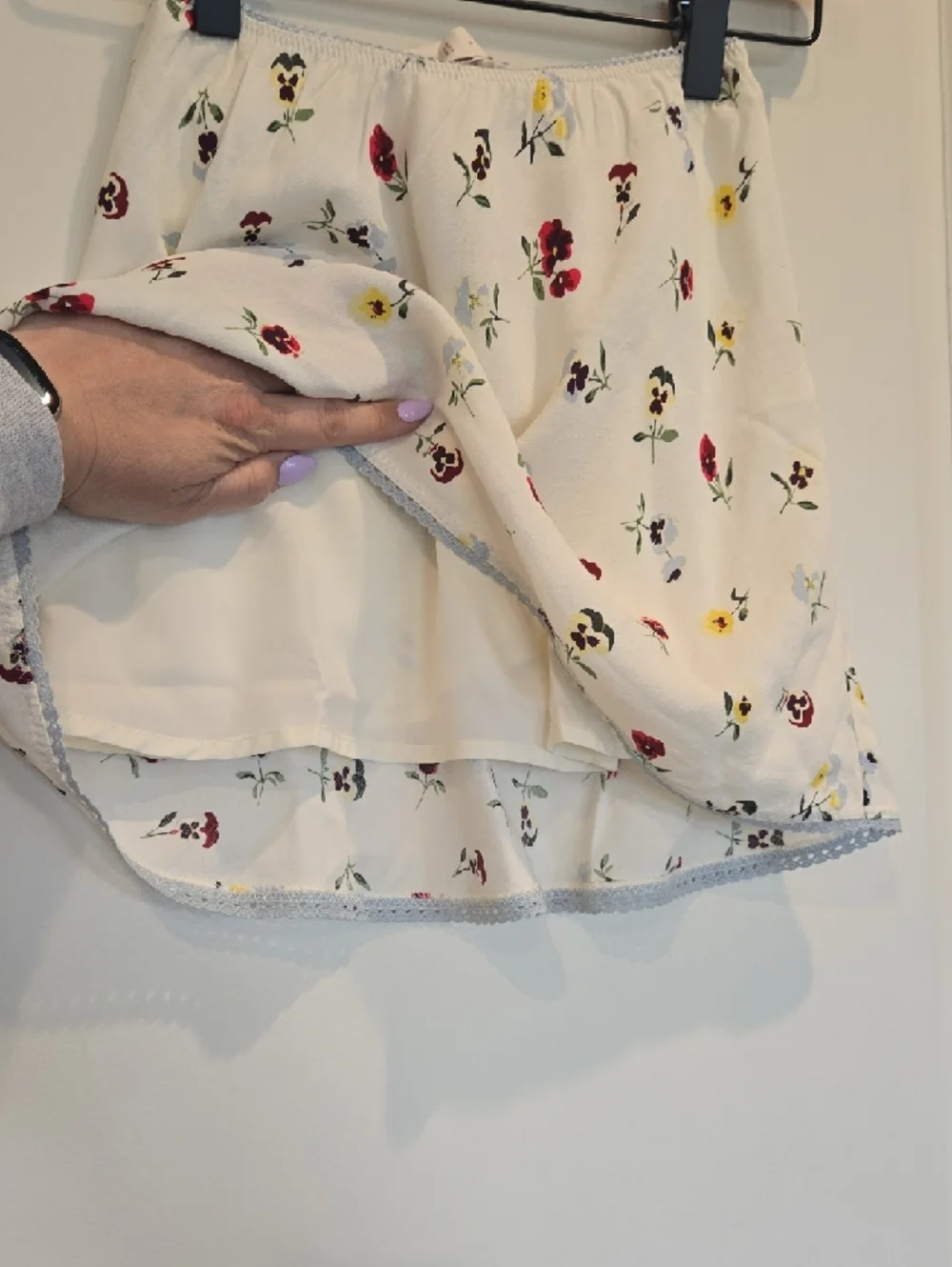 GAP skirt scattered